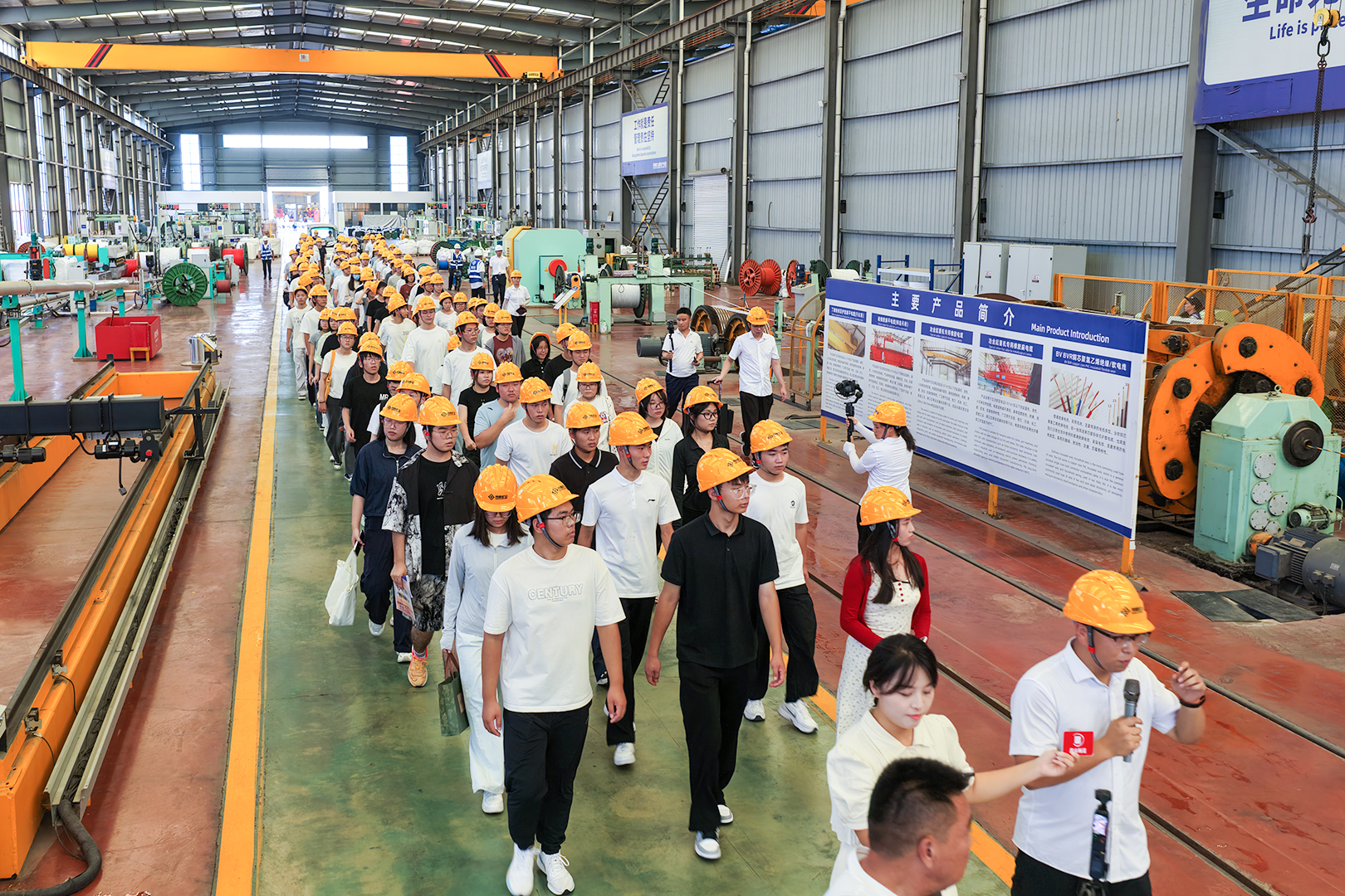 1757836654367894.jpg 河南矿山|连续22年助学路,资助4800余名寒门学子圆梦大学