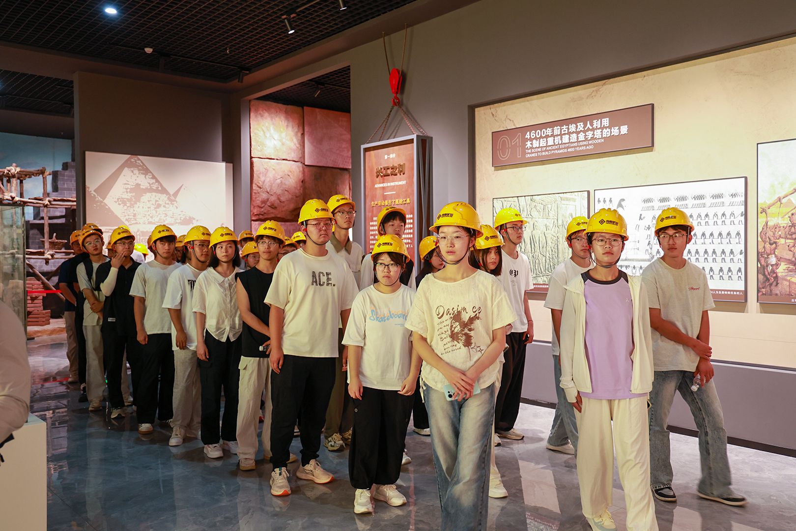 1757836655446814.jpg 河南矿山|连续22年助学路,资助4800余名寒门学子圆梦大学