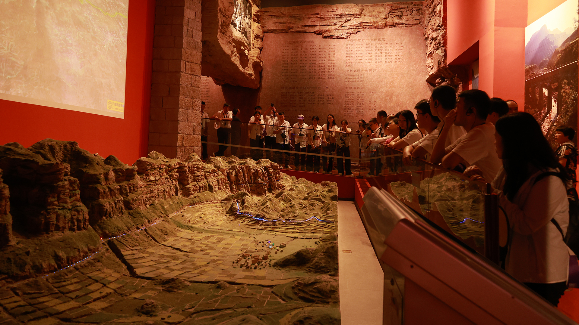 1757837687442367.jpg 参观平型关 重走红旗渠|河南矿山活动纪实