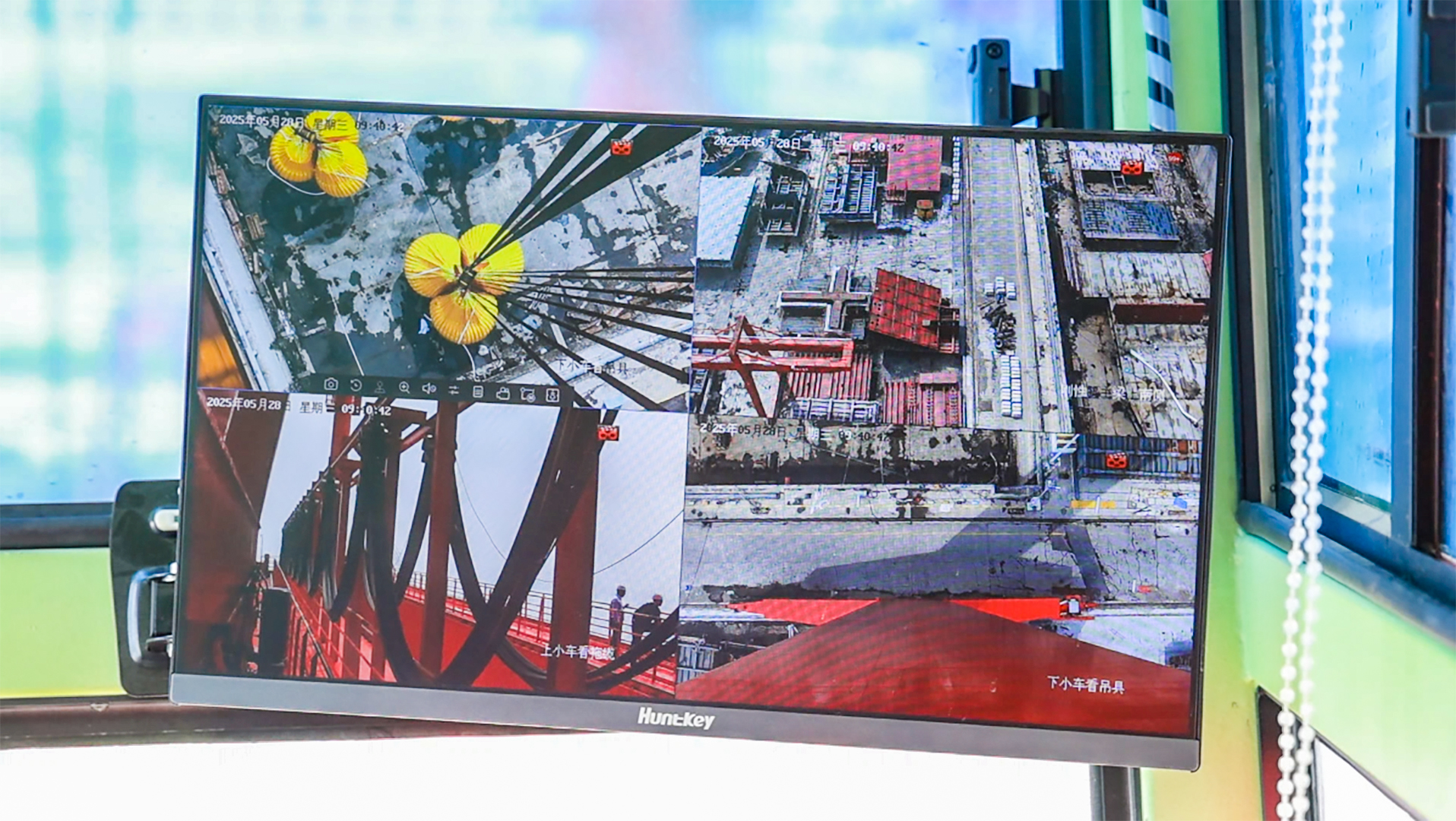 空中“钢铁侠”｜“矿源”智造450t超大跨度造船门机