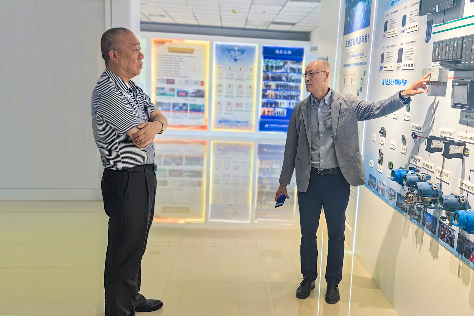 1757840450392069.jpg 崔培军书记赴中国科学院沈阳自动化研究所调研