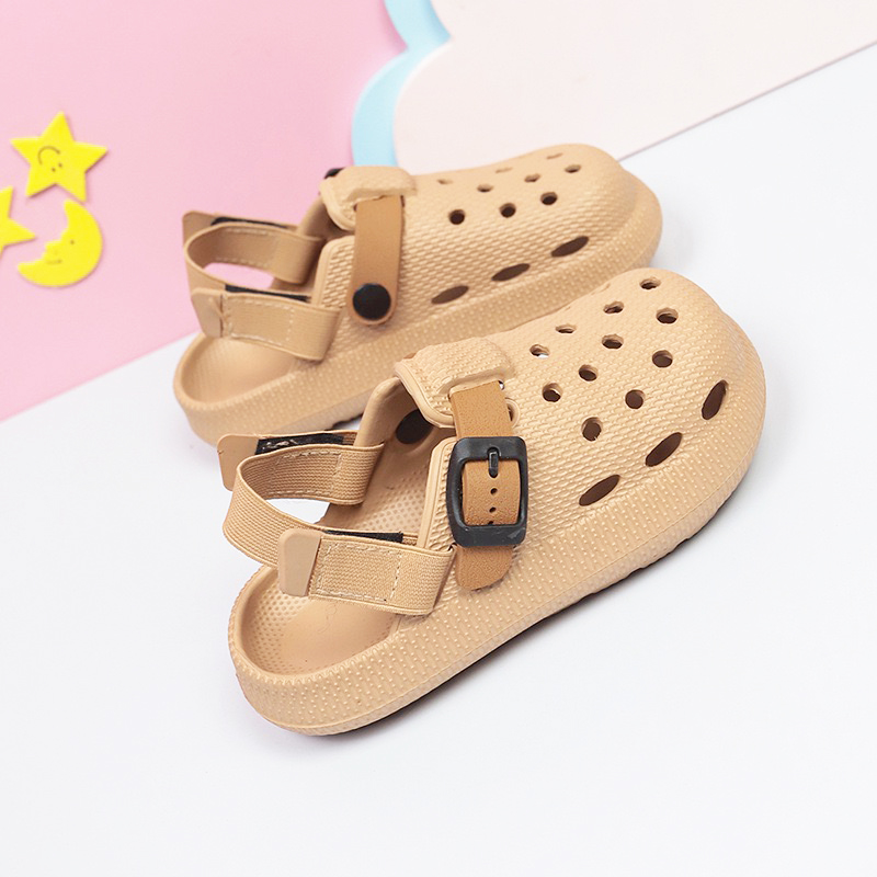 1757902005602338.jpg 雅购特拖鞋