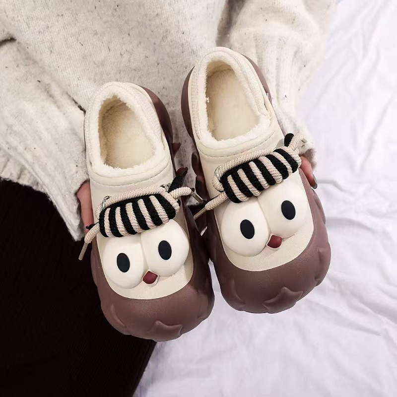 1758094539230447.jpg 雅购特拖鞋