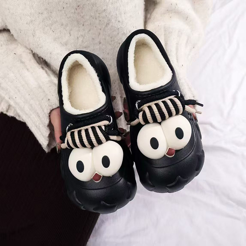 1758094539908097.jpg 雅购特拖鞋