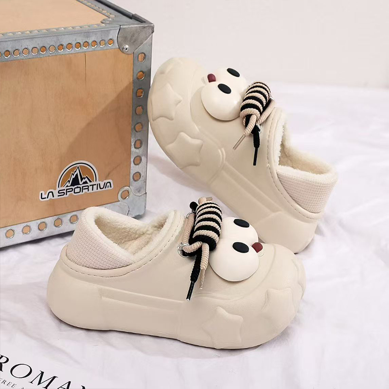 1758094548923343.jpg 雅购特拖鞋