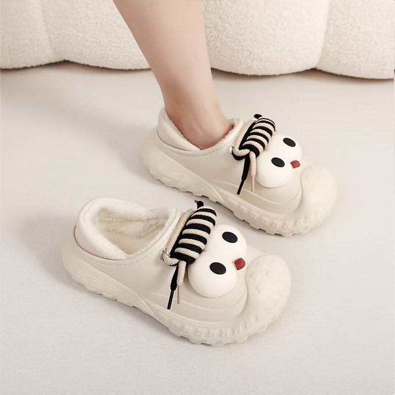 1758099222395392.jpg 雅购特拖鞋