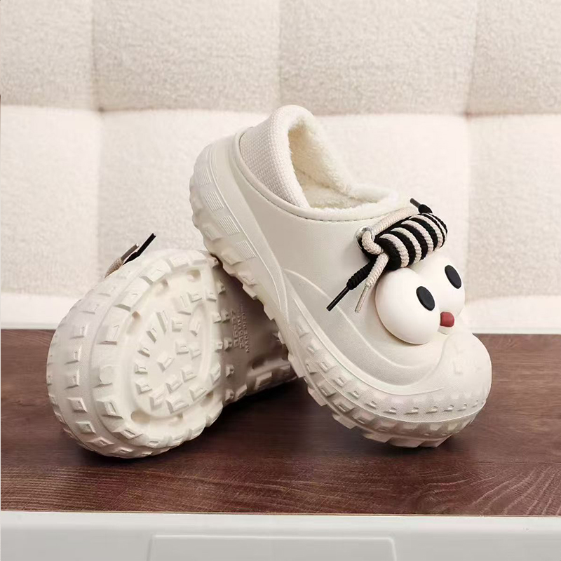 1758099231874235.jpg 雅购特拖鞋