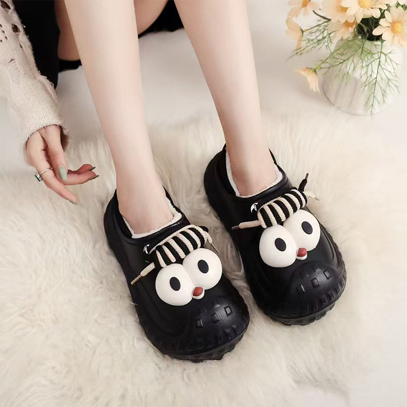 1758099248144939.jpg 雅购特拖鞋