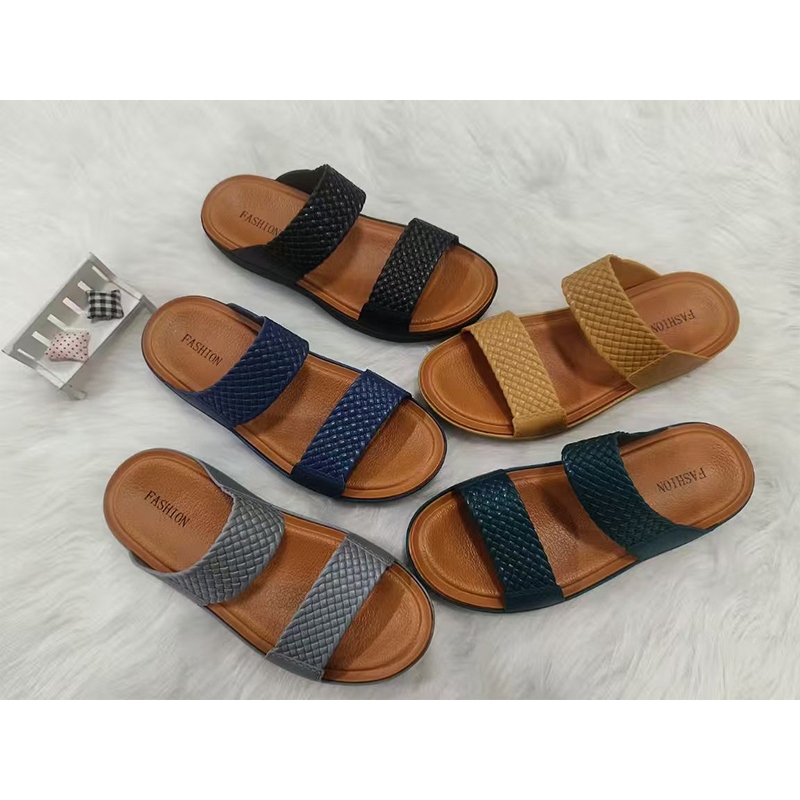 1758161988737445.jpg 雅购特拖鞋