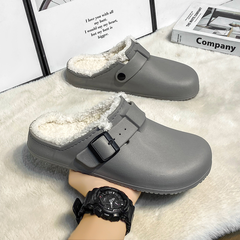 1758248930772227.jpg 雅购特拖鞋