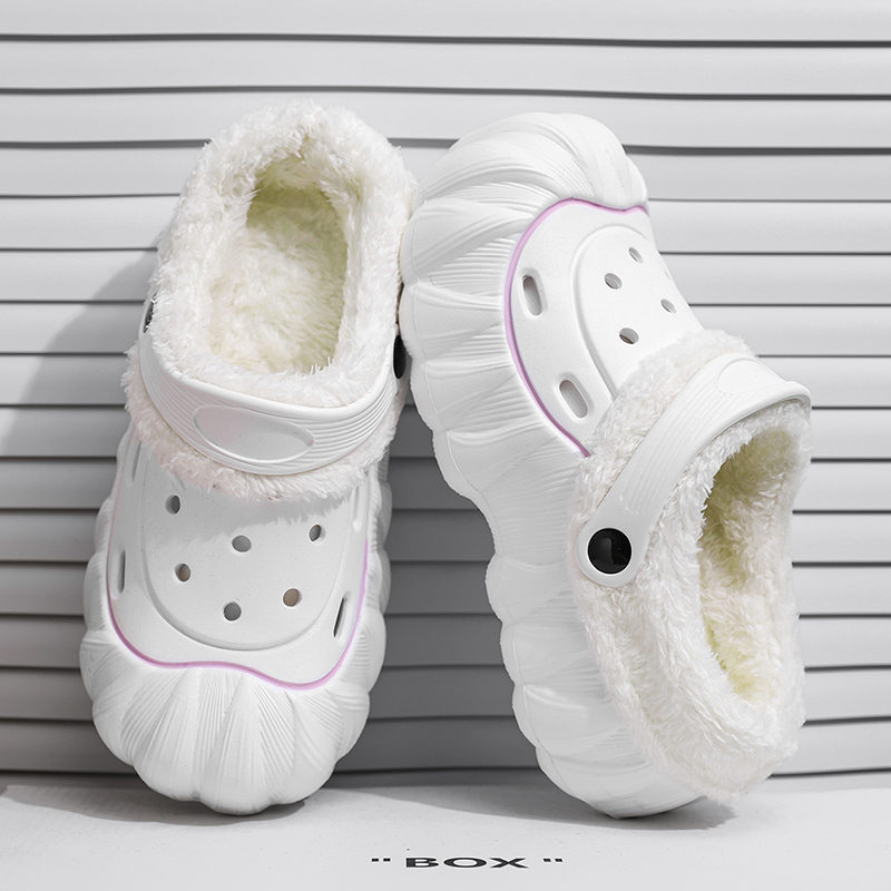 1758260561684042.jpg 雅购特拖鞋