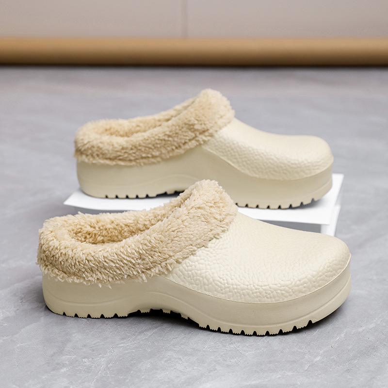 1758262916482898.jpg 雅购特拖鞋