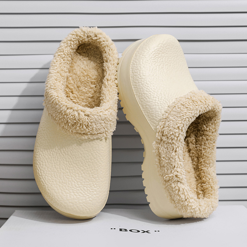 1758262937670856.jpg 雅购特拖鞋