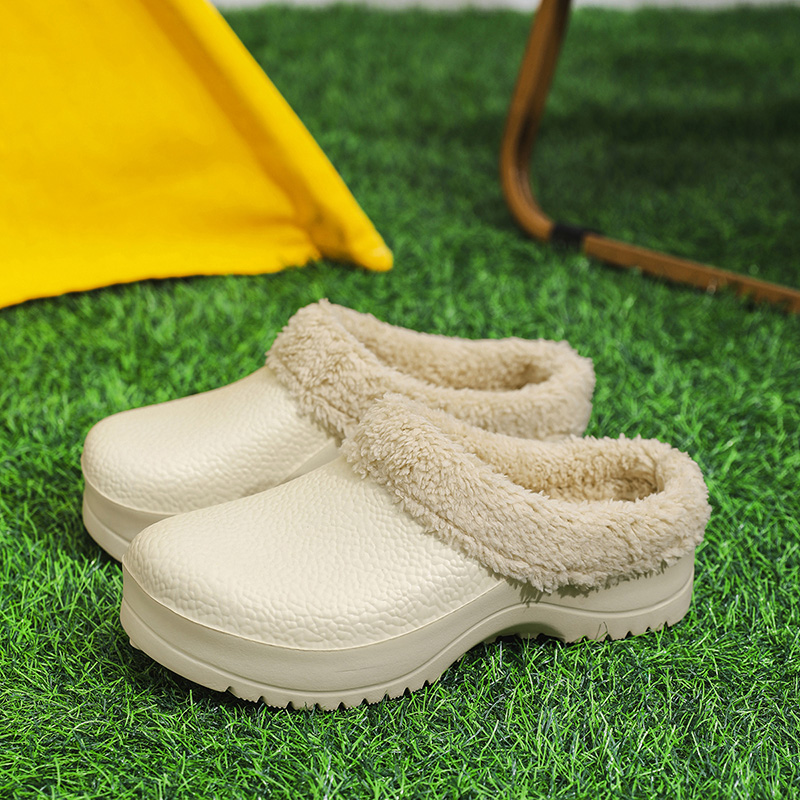 1758262953776008.jpg 雅购特拖鞋