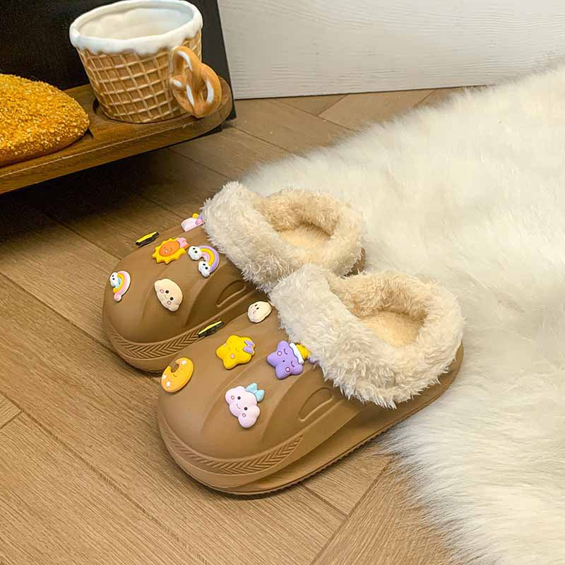 1758350638399688.jpg 雅购特拖鞋