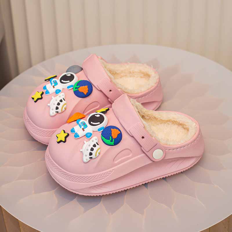 1758353180442321.jpg 雅购特拖鞋