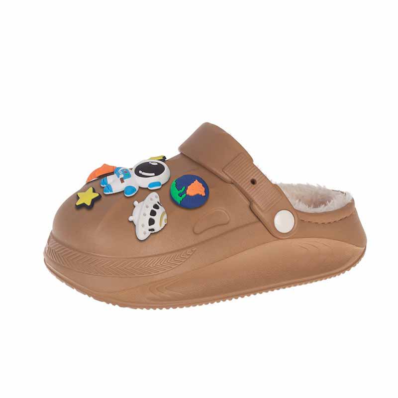 1758353189717877.jpg 雅购特拖鞋