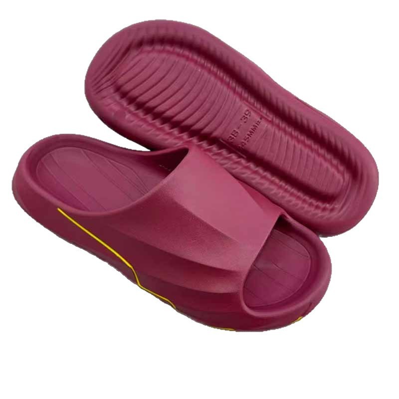 1758505197882561.jpg 雅购特拖鞋