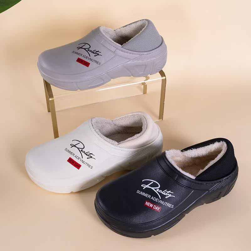 1758509902555726.jpg 雅购特拖鞋