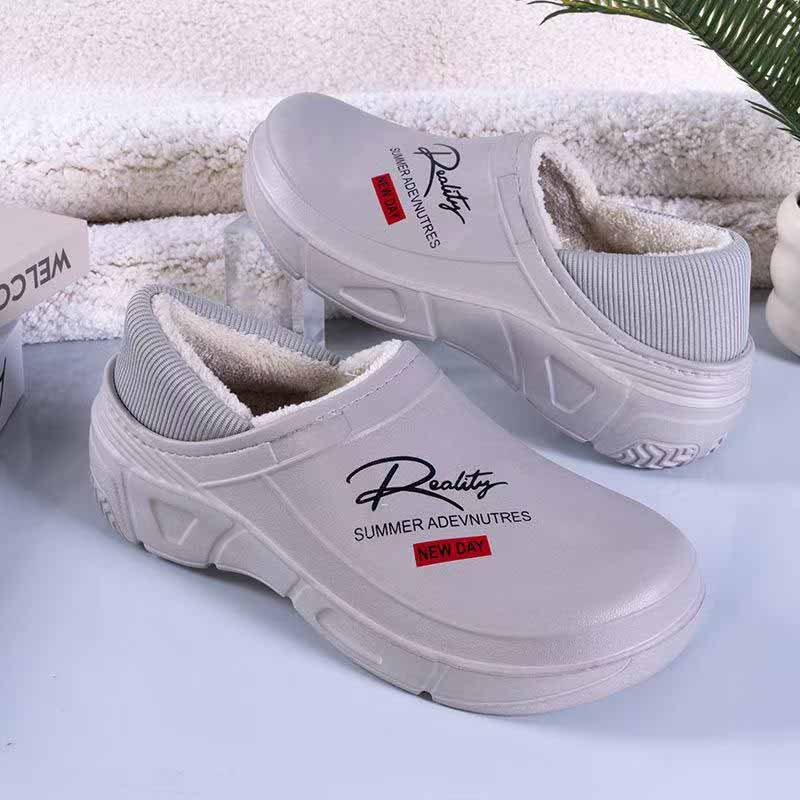 1758509918453297.jpg 雅购特拖鞋