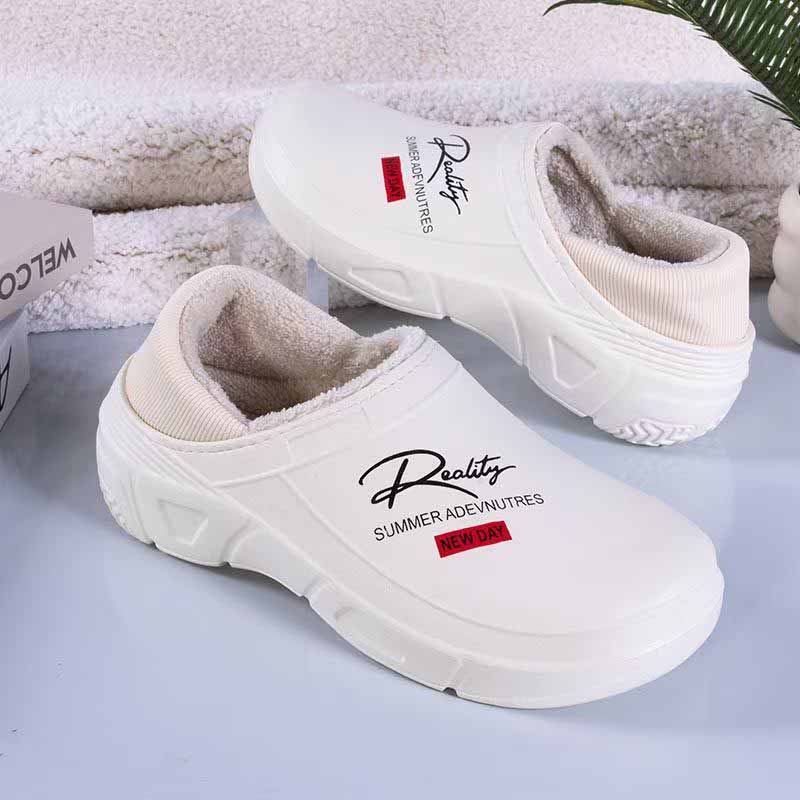 1758509918721202.jpg 雅购特拖鞋