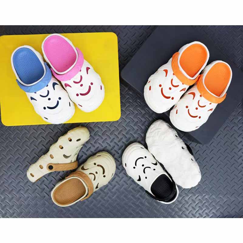 1758592049734168.jpg 雅购特拖鞋