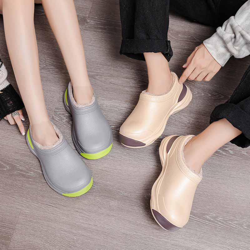 1758596446936047.jpg 雅购特拖鞋