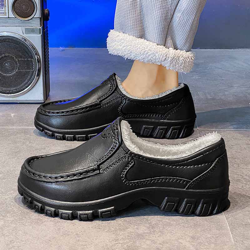 1758597705311231.jpg 雅购特拖鞋