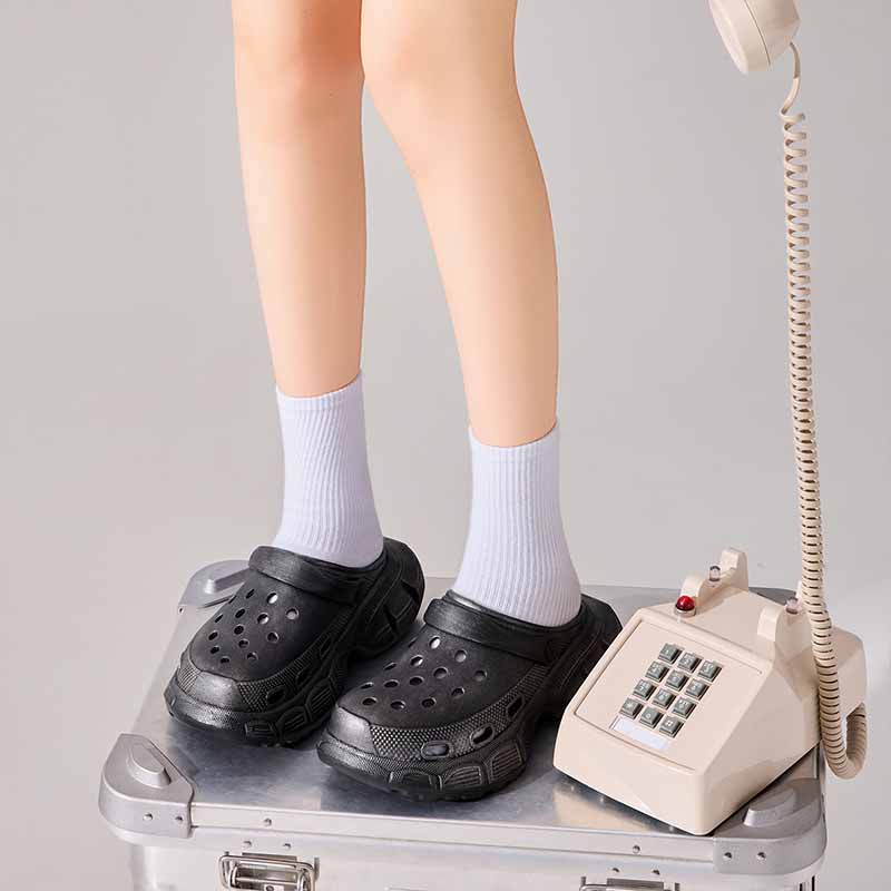 1758606473236966.jpg 雅购特拖鞋