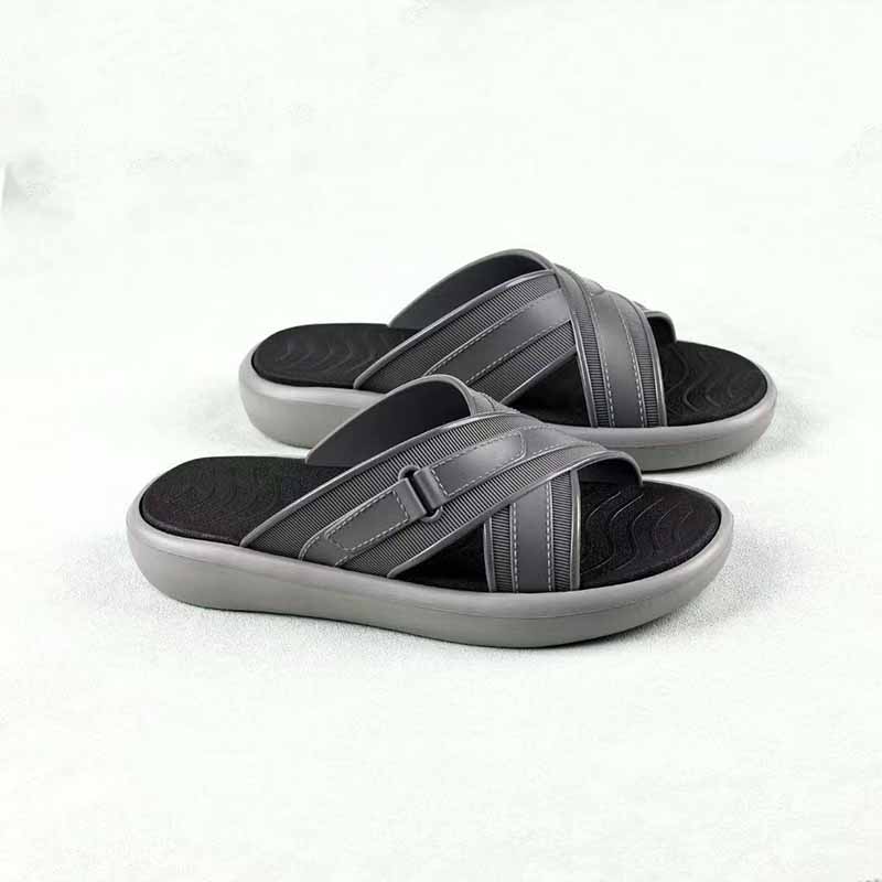 1758675445170583.jpg 雅购特拖鞋