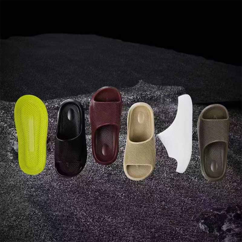 1758692429982097.jpg 雅购特拖鞋