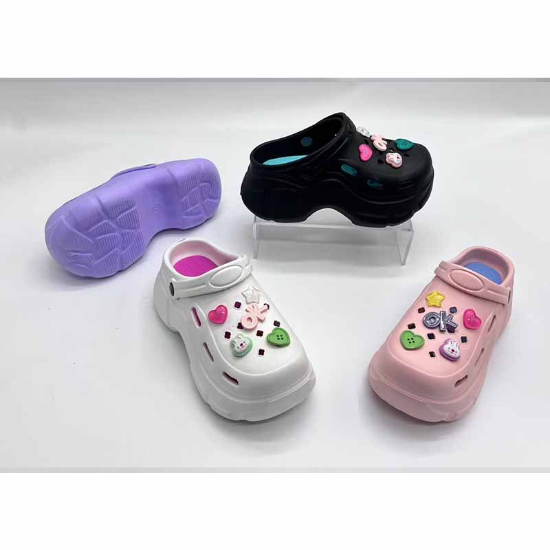 1758692713121636.jpg 雅购特拖鞋