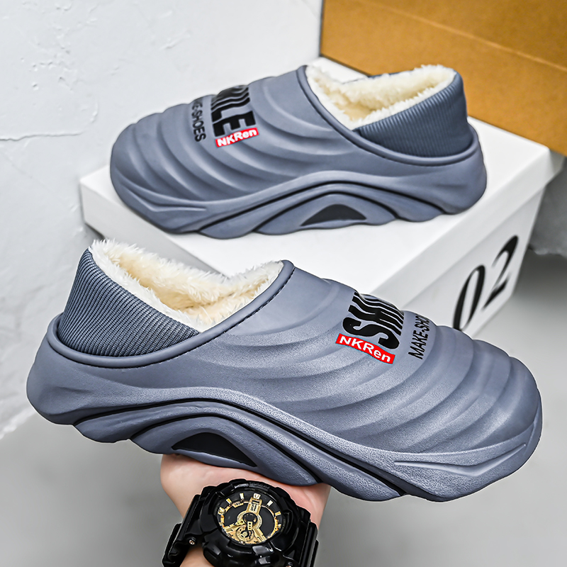 1758694000262558.jpg 雅购特拖鞋