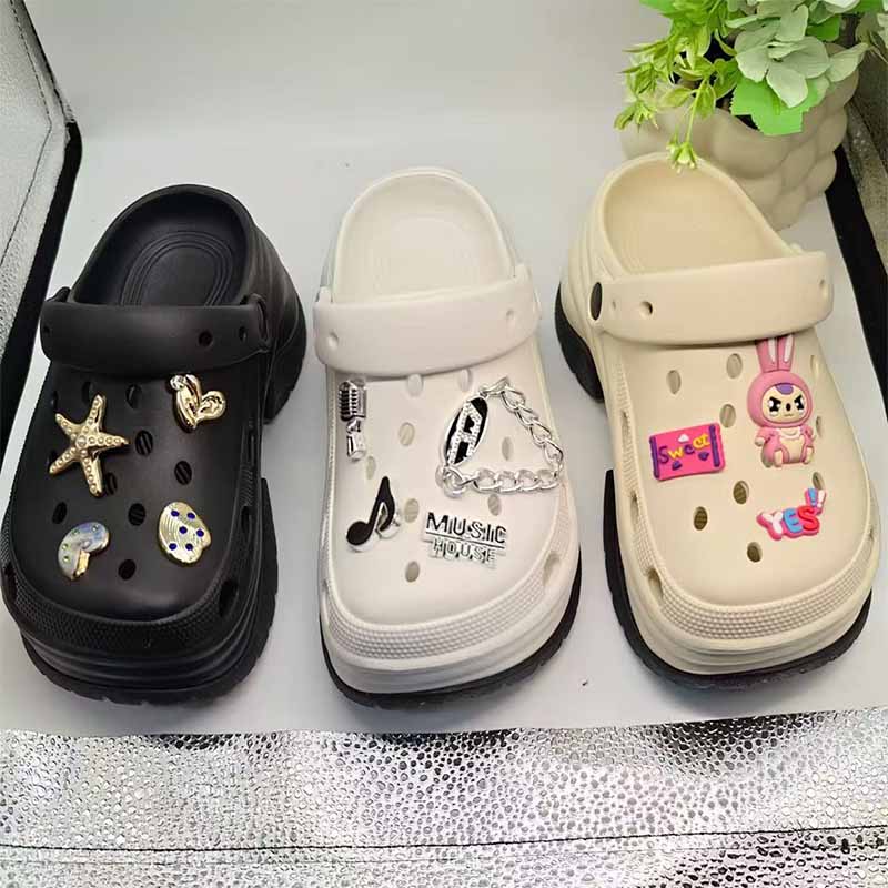 1758761354147857.jpg 雅购特拖鞋