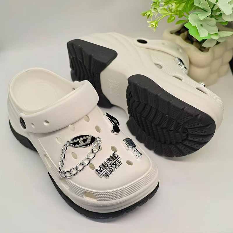 1758761360507843.jpg 雅购特拖鞋