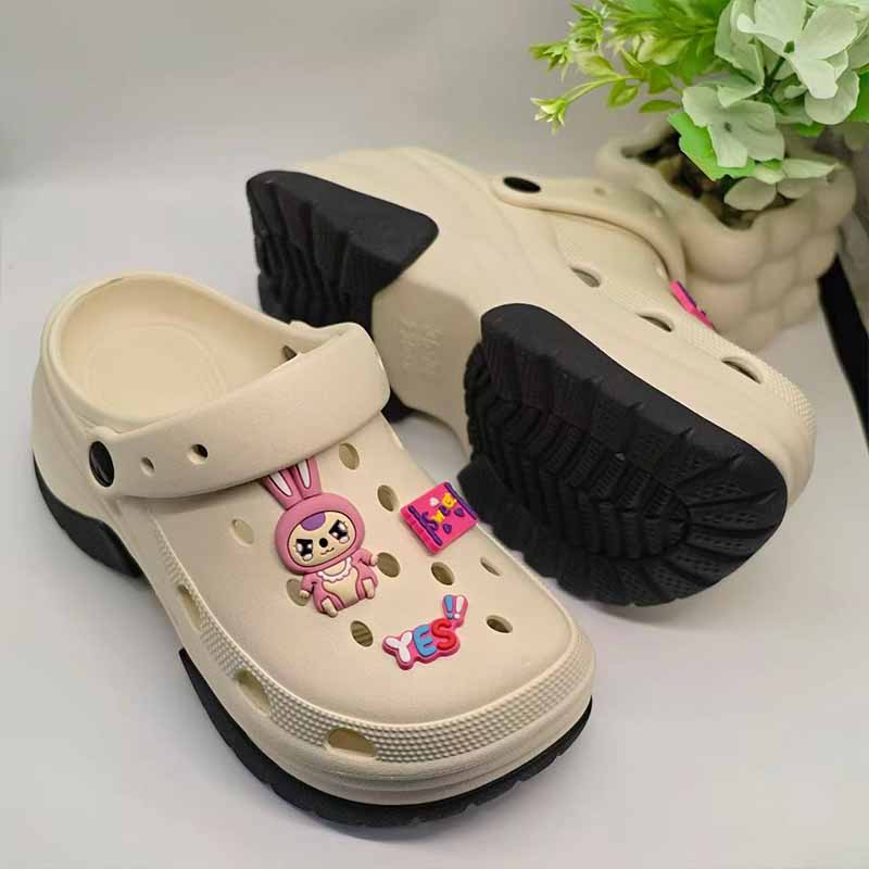 1758761390352984.jpg 雅购特拖鞋