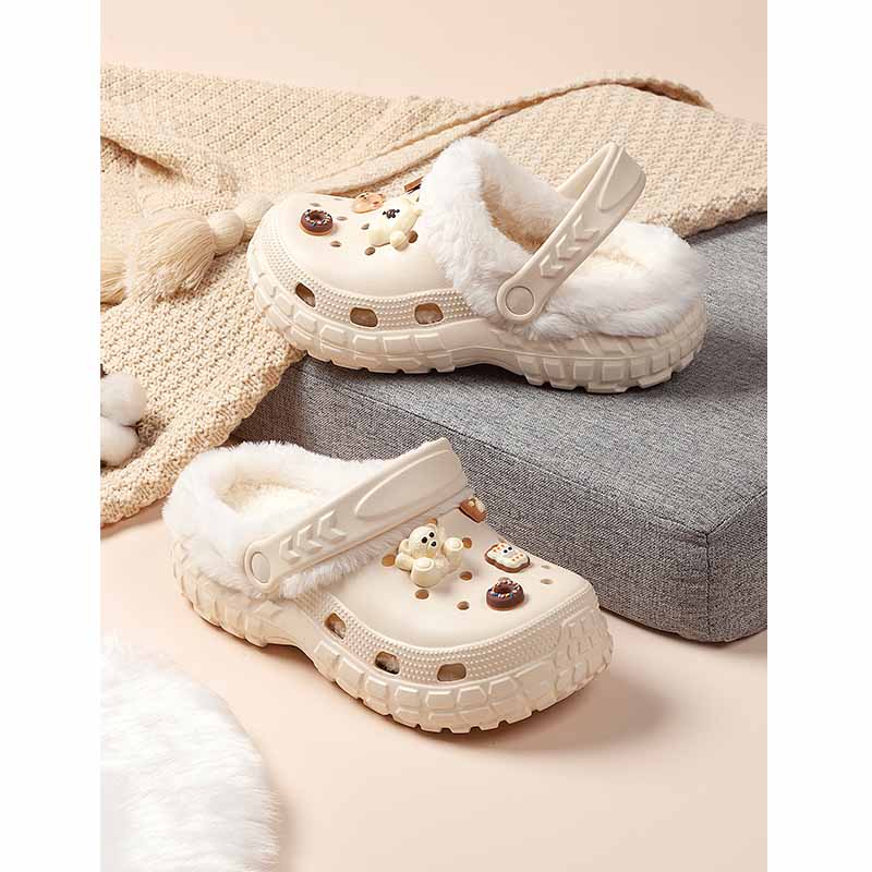 1758768411501944.jpg 雅购特拖鞋