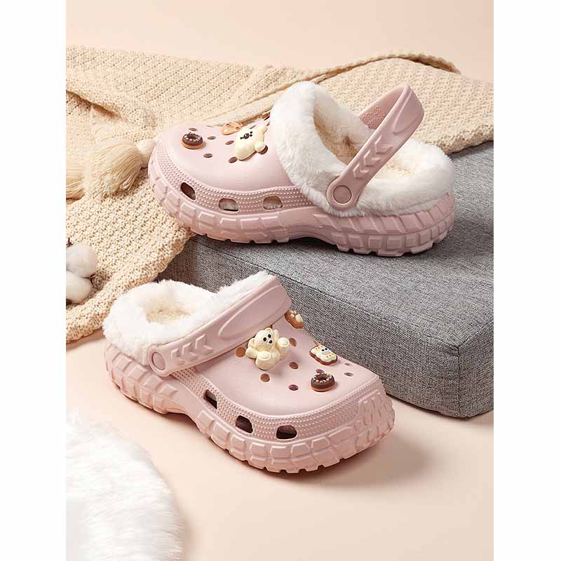 1758768411843821.jpg 雅购特拖鞋