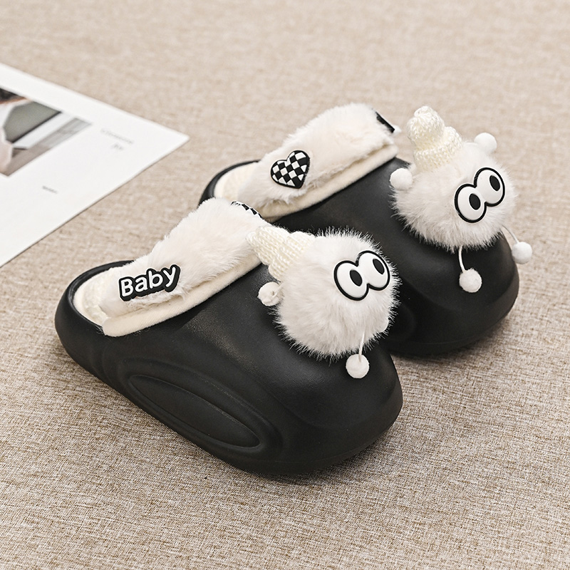 1758785532129807.jpg 雅购特拖鞋