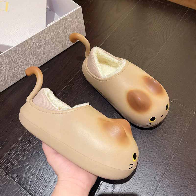 1758858445319236.jpg 雅购特拖鞋