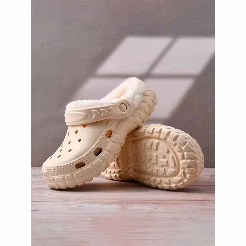 1758870938711206.jpg 雅购特拖鞋