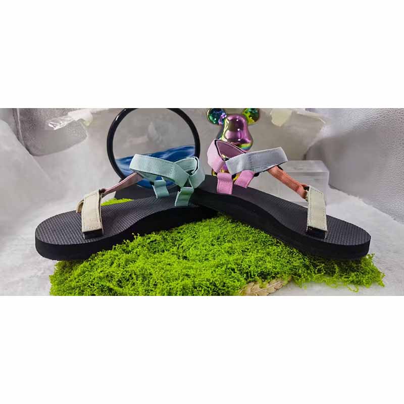 1758934368308984.jpg 雅购特拖鞋