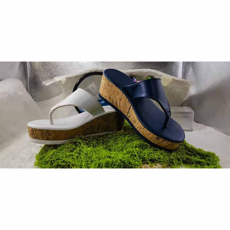 1758934368561361.jpg 雅购特拖鞋