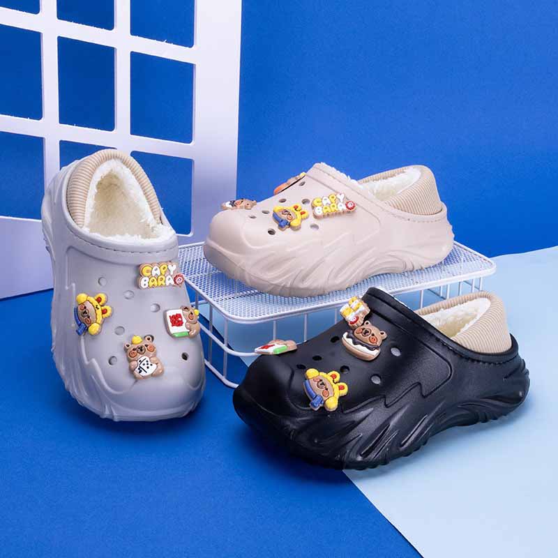 1758962539259321.jpg 雅购特拖鞋