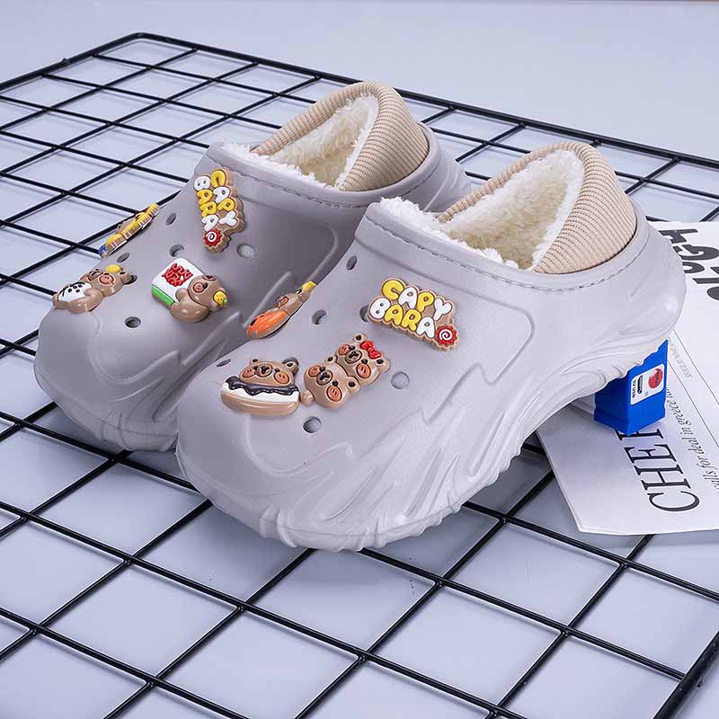 1758962546584627.jpg 雅购特拖鞋