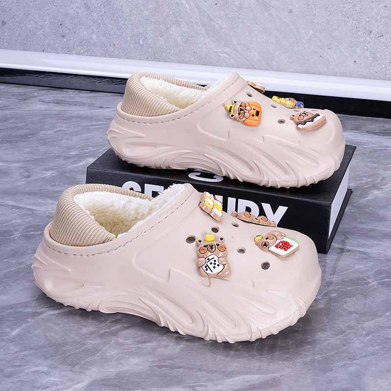 1758962555531547.jpg 雅购特拖鞋