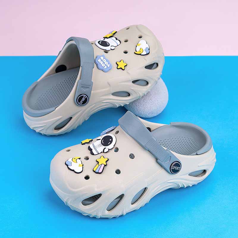 1758965937987369.jpg 雅购特拖鞋