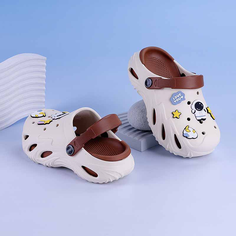 1758965947868686.jpg 雅购特拖鞋