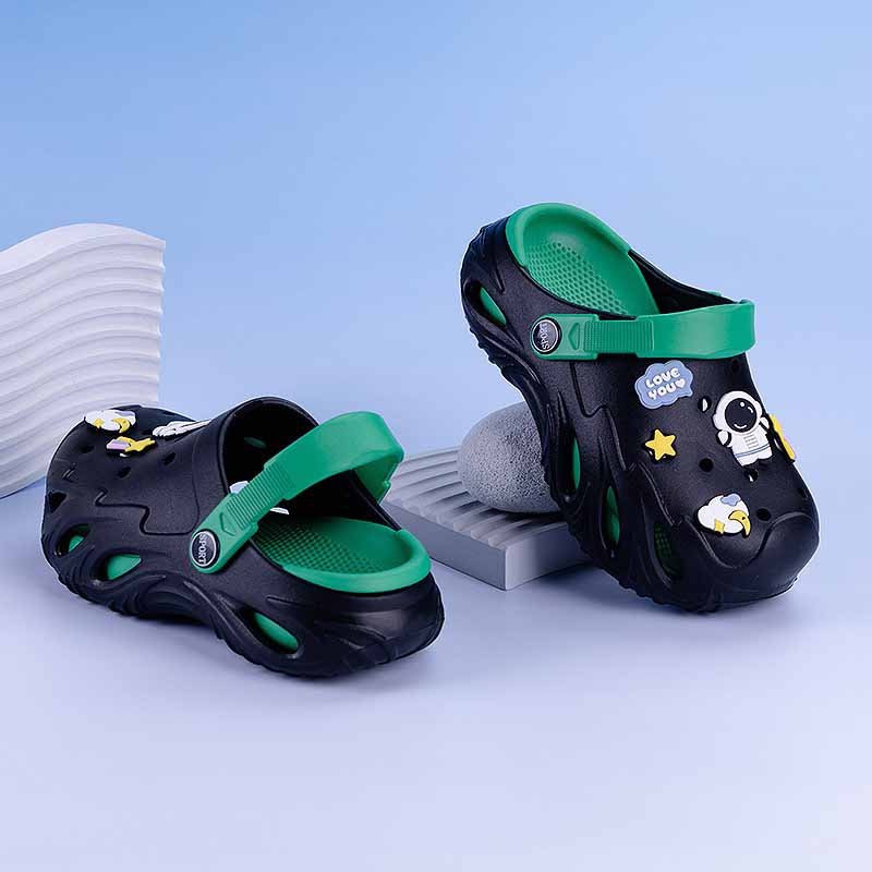 1758965947902552.jpg 雅购特拖鞋