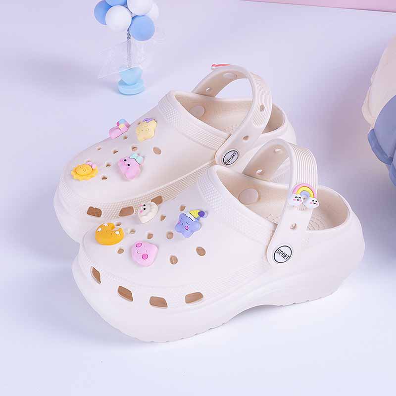 1759134672291765.jpg 雅购特拖鞋